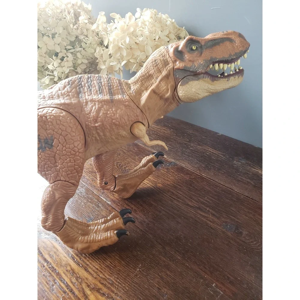 Jurassic World Stomp Strike Tyrannosaurus Rex‎ T-Rex Action Velociraptor